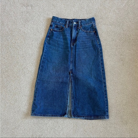 Old navy high rise secret smooth pockets midi Jean skirt in size 0 - Picture 1 of 4